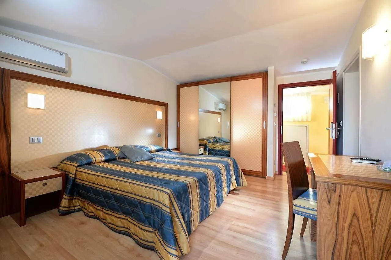 Junior Family Hotel Каваллино