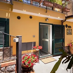 bb-giulia-taormina.taorminaitalyhotels.com/
